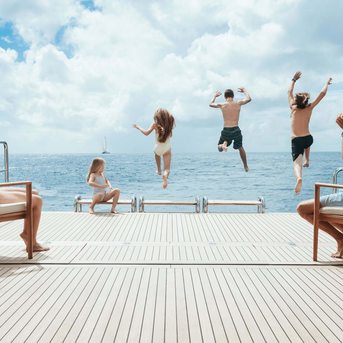 6 compelling reasons why you should charter a luxury yacht