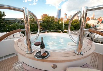 Aspen Alternative yacht charter lifestyle
                        