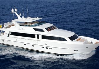 Dunia Yacht Charter in New England