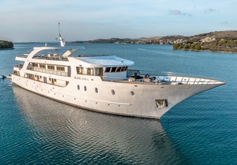 Karizma Yacht Charter in Dubrovnik