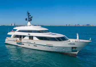 Phoenix Yacht Charter in Florida