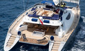 Huitane yacht charter Custom Motor Yacht