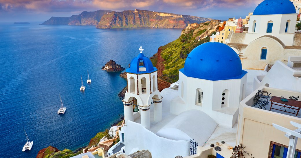 Beautiful Oia town in Santorini, Greece